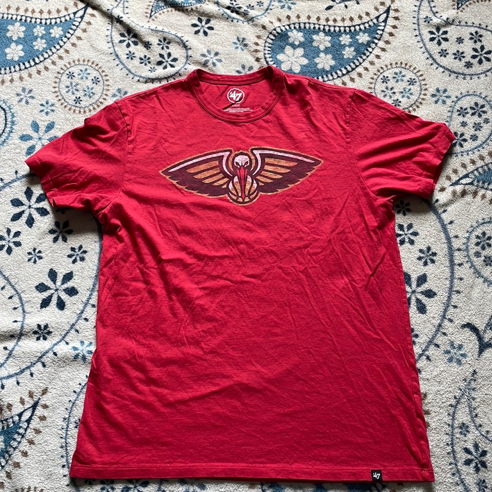 New Orleans pelicans basketball tee
